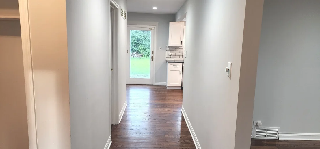 Photo of 1421 Lawrence Crescent