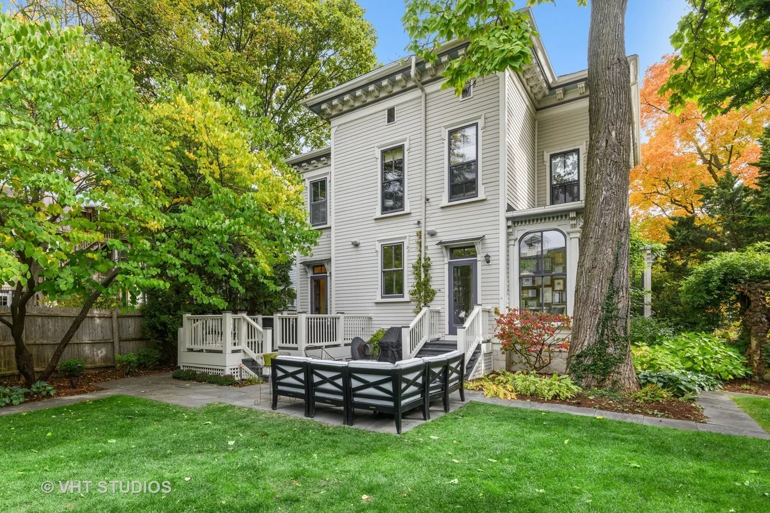 Photo of 1302 Hinman Avenue