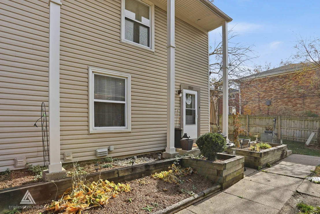 Photo of Unit B at 551 Sidney Avenue