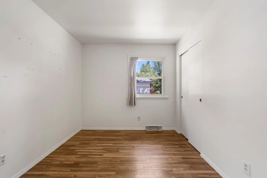 Photo of 2305 GLENOAK Drive