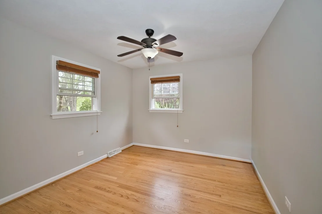 Photo of 2S510 Seneca Drive