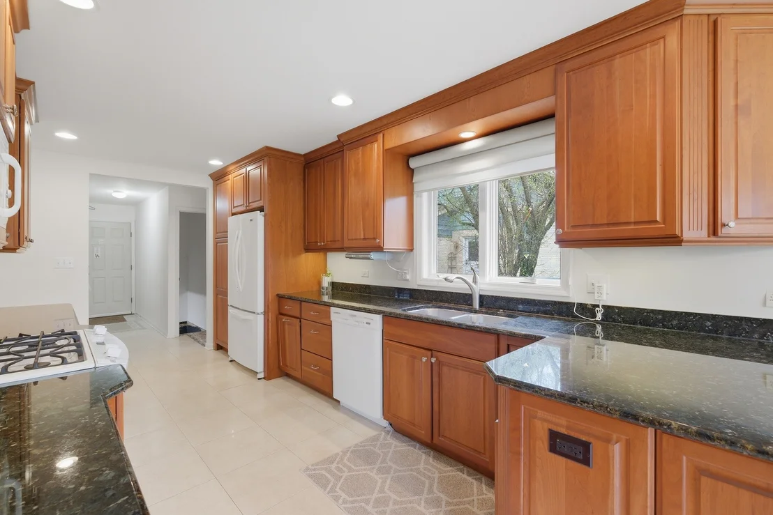 Photo of 955 Summit Drive