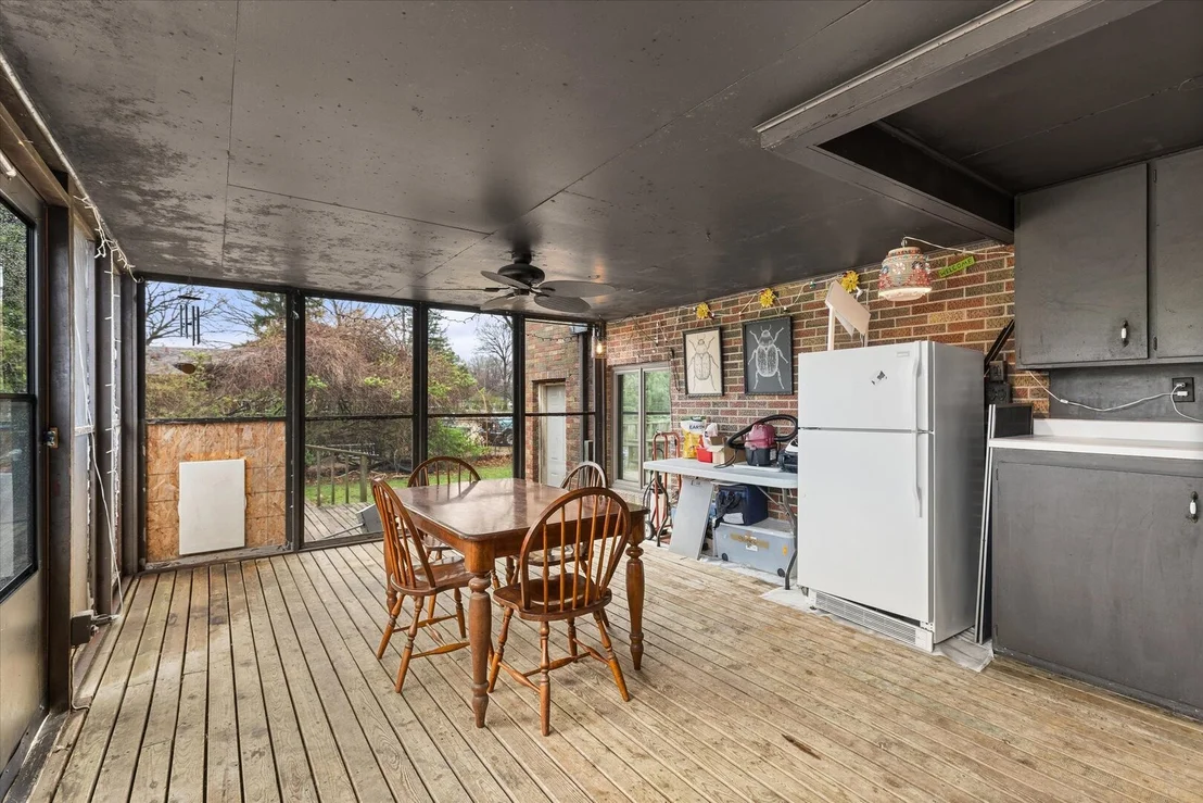 Photo of 1015 N Lowden Road