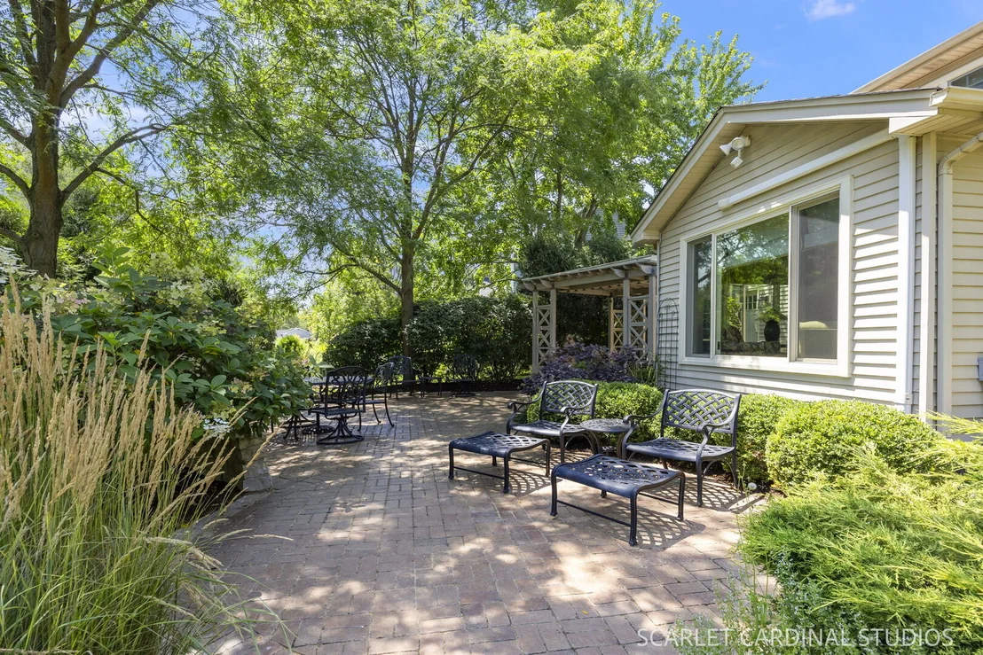 Photo of 516 Braemar Avenue