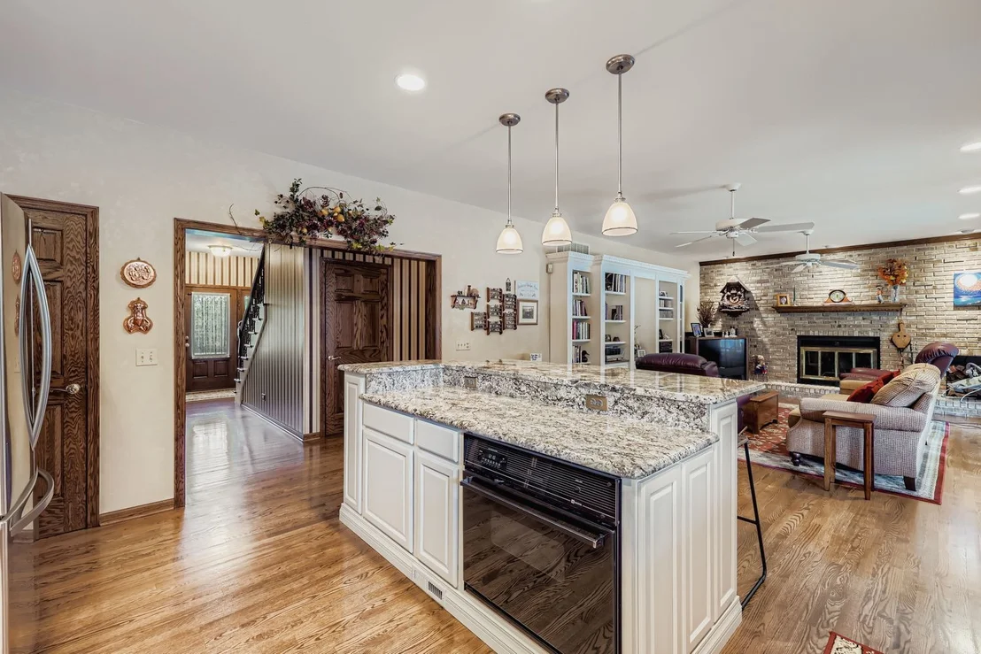 Photo of 13N441 Coombs Road