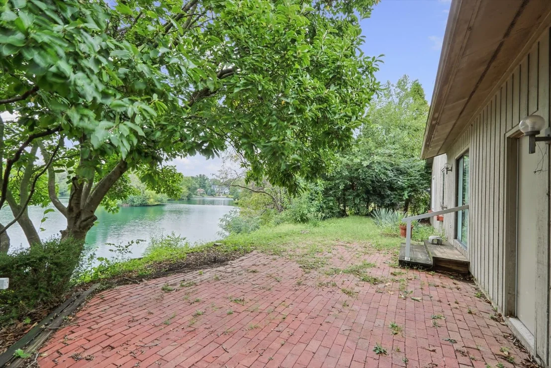 Photo of 1913 Moraine Drive