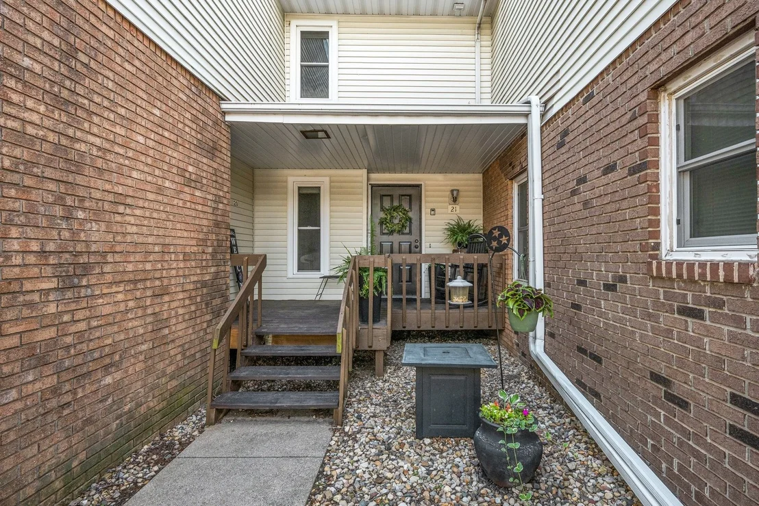 Photo of Unit 21 at 903 N Linden Street
