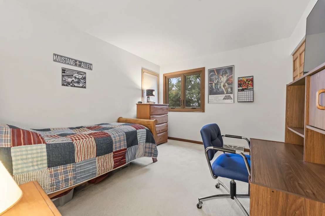 Photo of 1155 Charter Oaks Drive