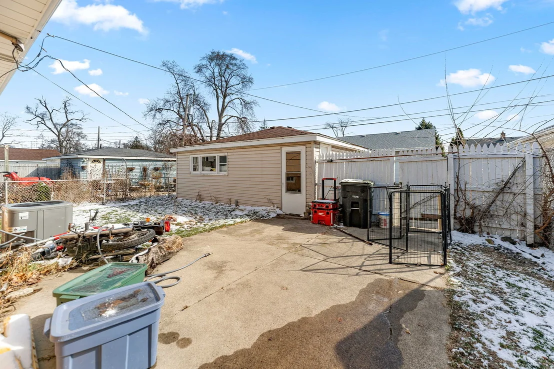 Photo of 17831 Community Street