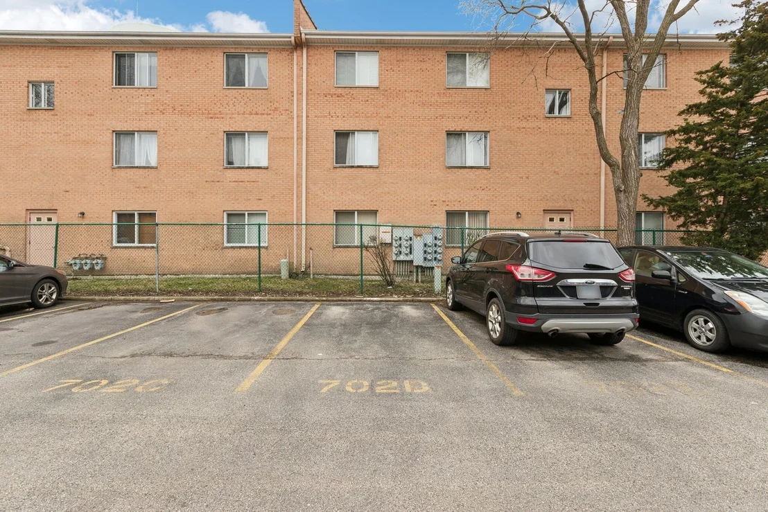 Photo of Unit D at 702 Cobblestone Circle