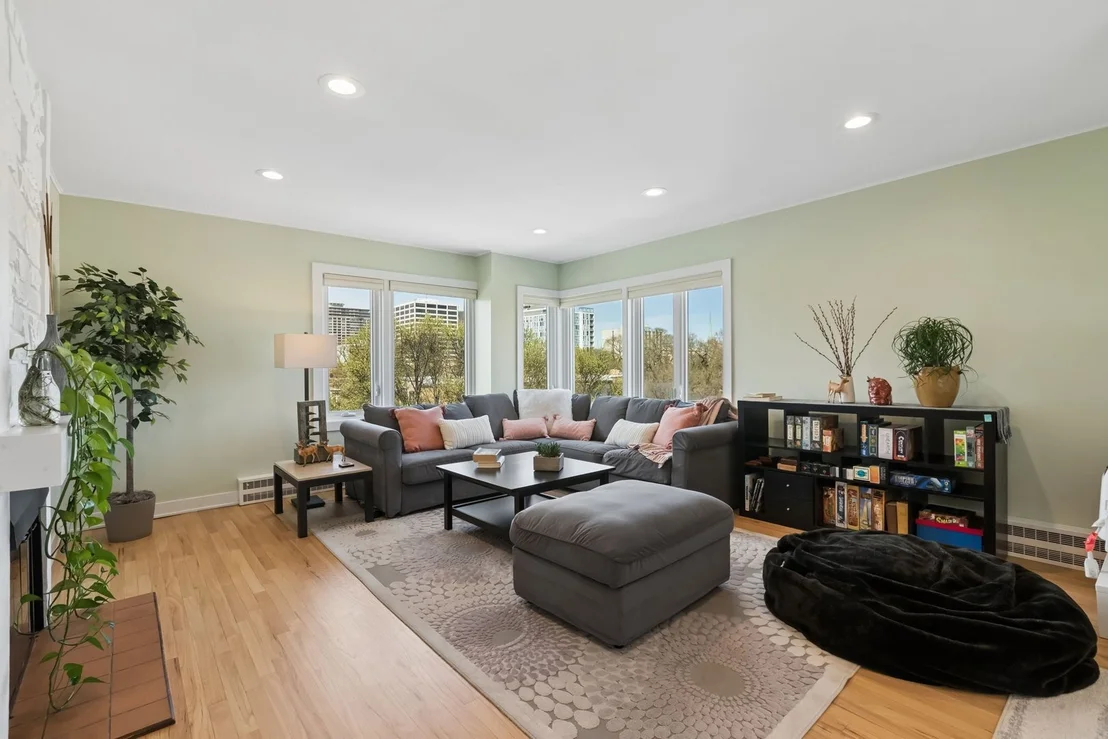 Photo of Unit 5D at 1333 Maple Avenue