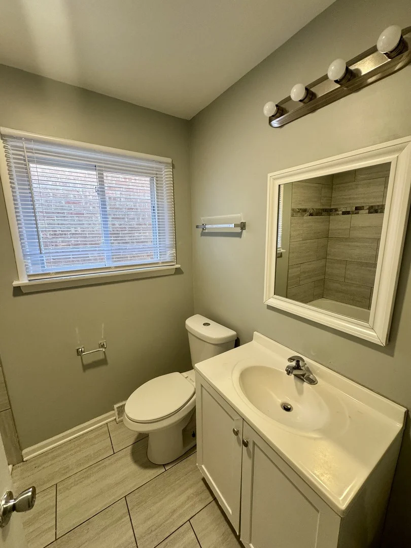 Photo of 1102 W 111th Street