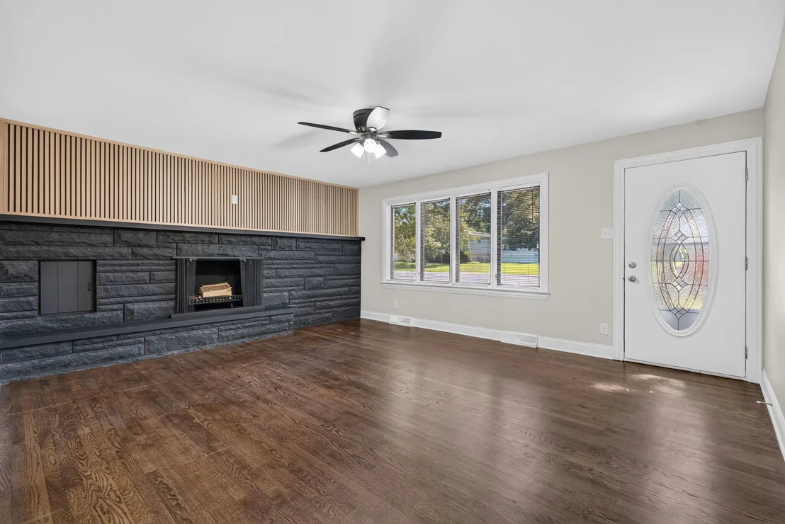 Photo of 319 Parkshore Drive