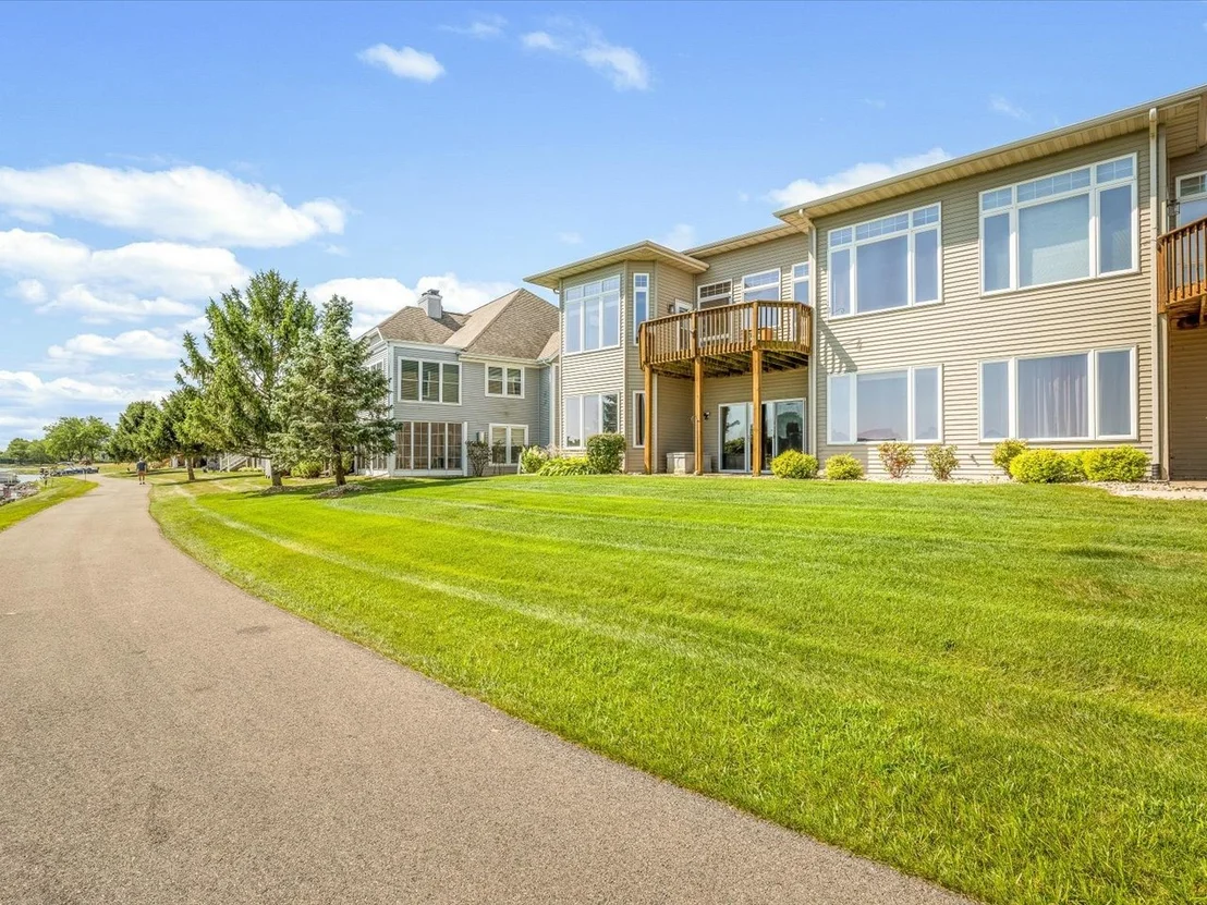 Photo of Unit 0 at 3729 Lakeview Drive