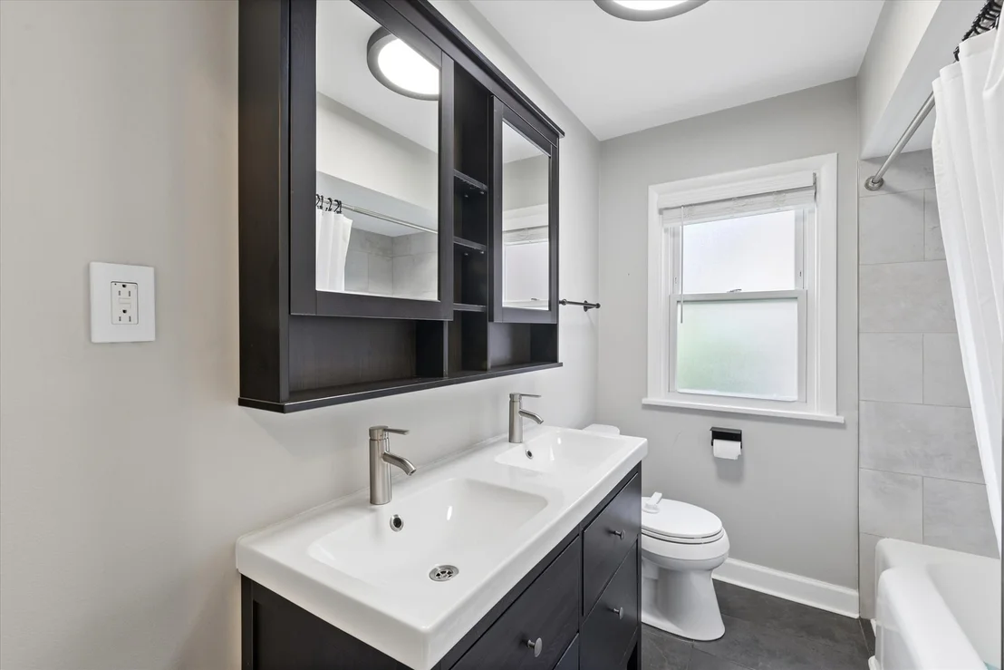 Photo of 291 N Maple Avenue