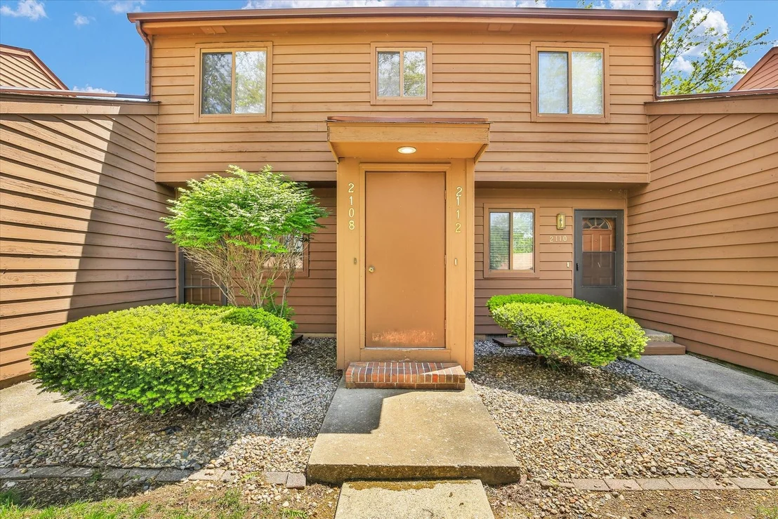 Photo of Unit 2108 at 2108 Sunview Drive