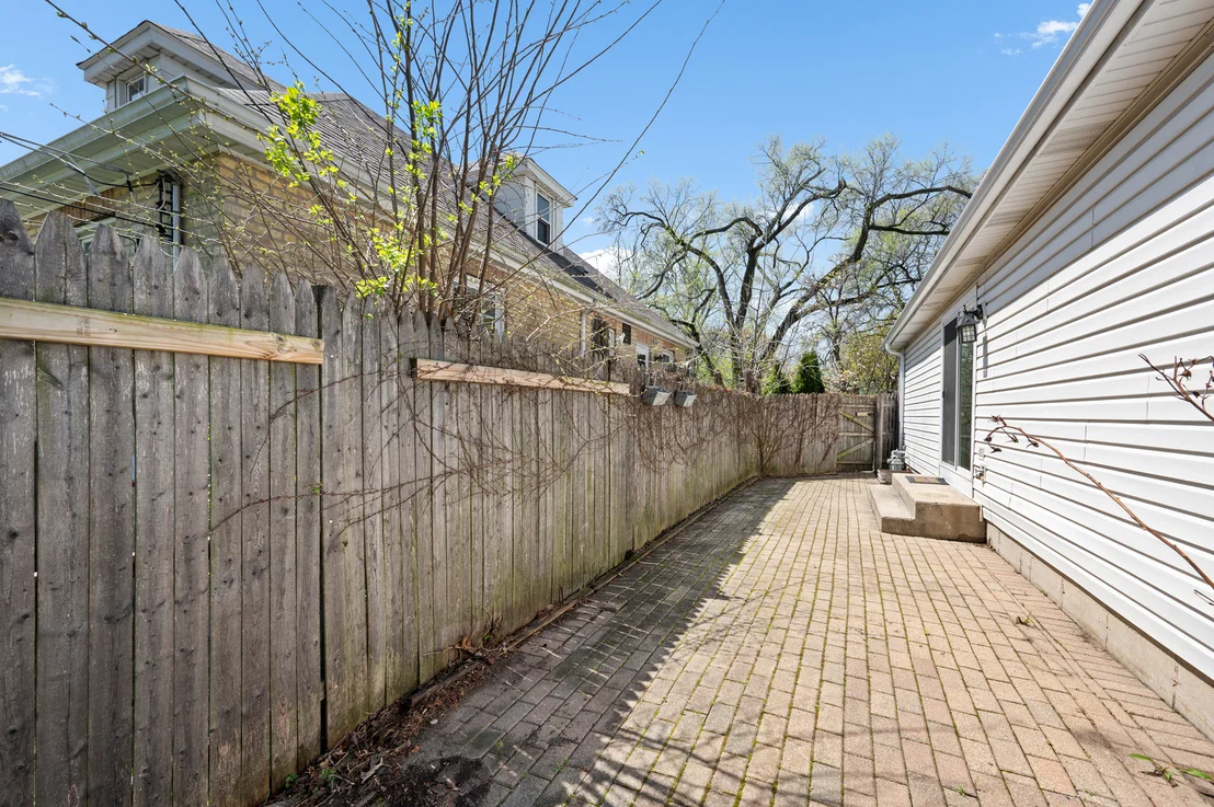Photo of 1041 Forest Avenue