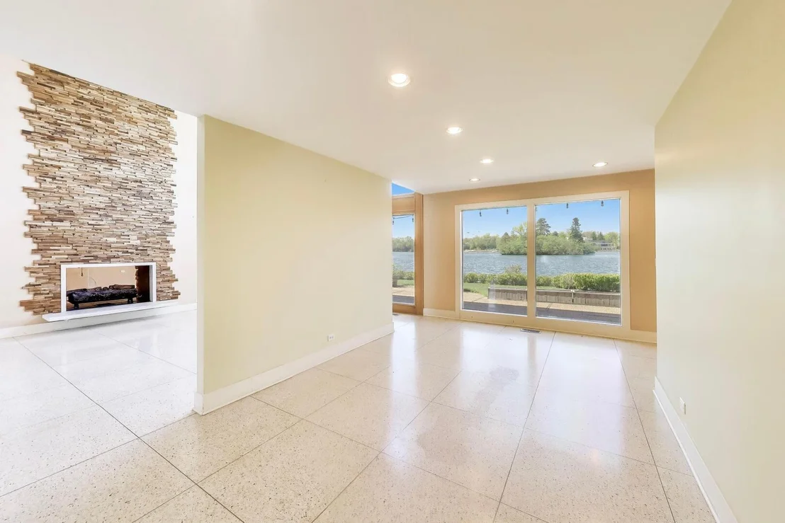 Photo of 2100 Valley Lo Lane