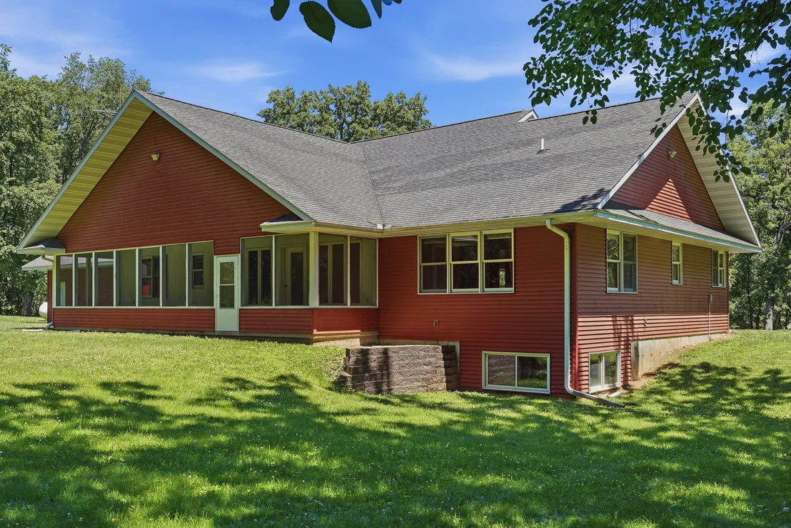 Photo of 15207 Henry Road
