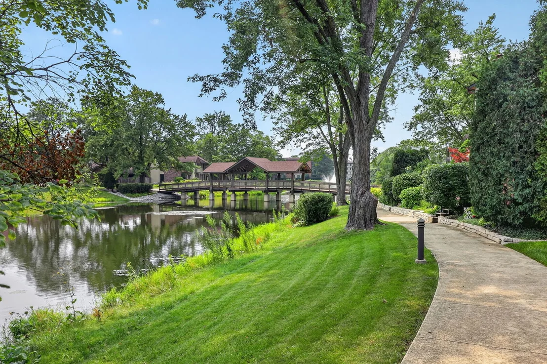 Photo of 19 Lake Shore Drive