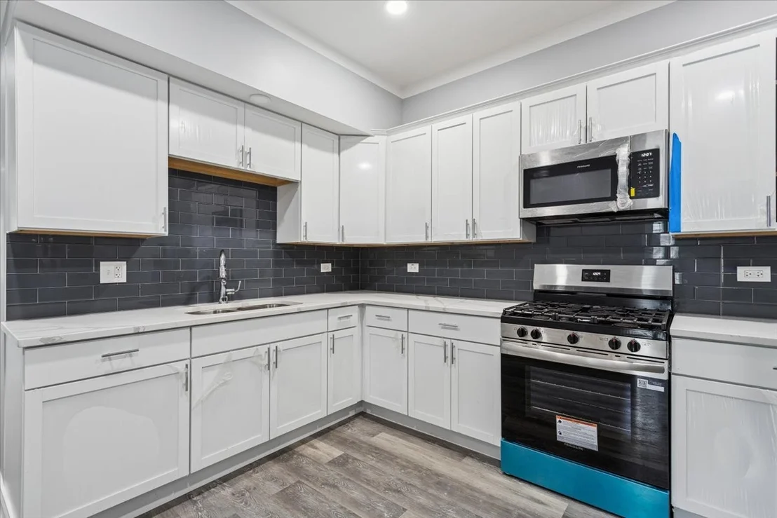 Photo of 1509 W 72nd Place
