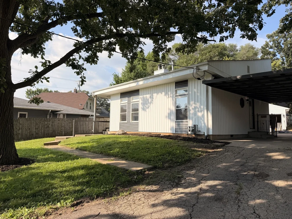 Photo of 121 Oak Drive