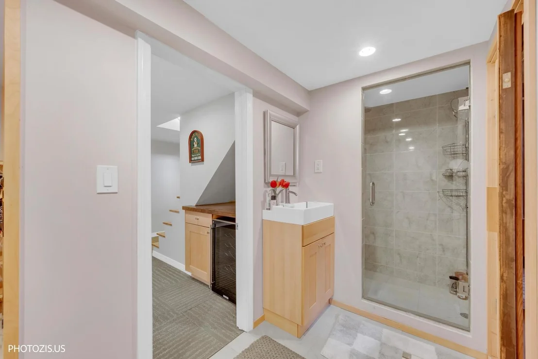 Photo of 3235 Robincrest Drive