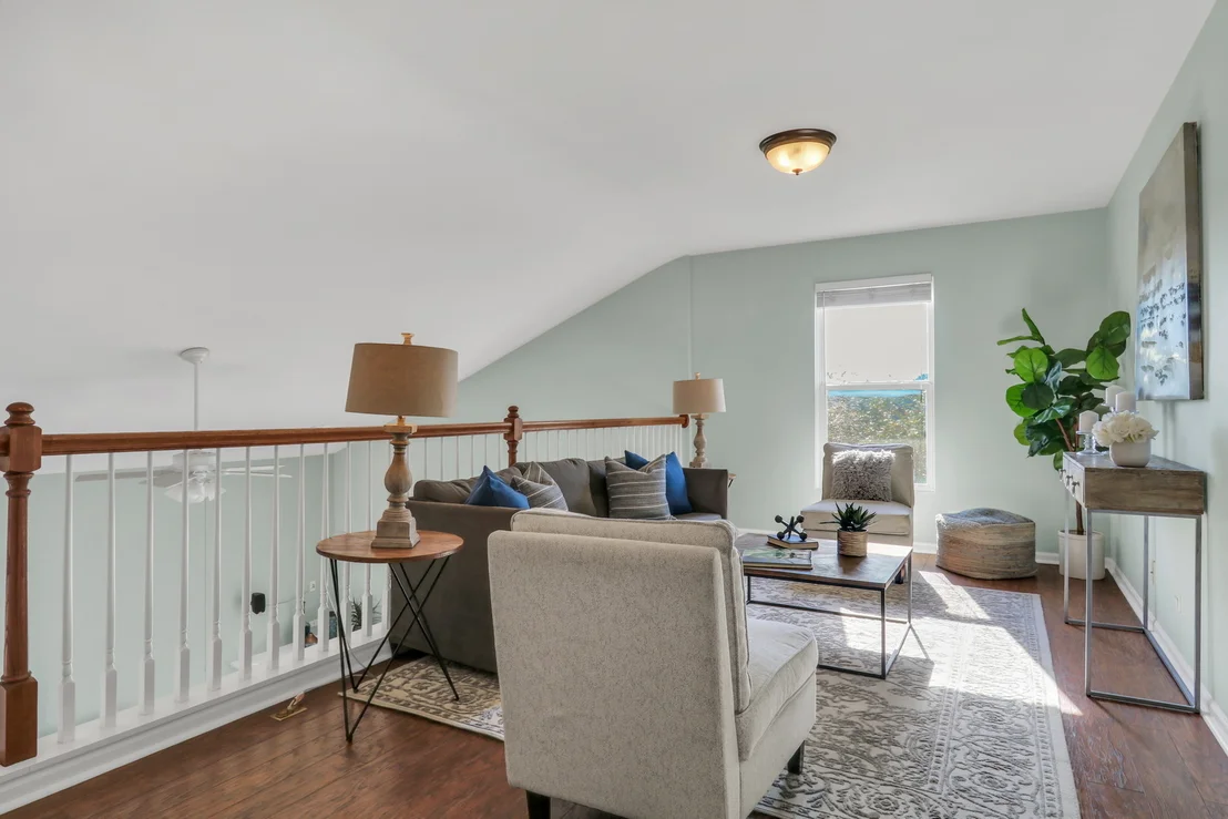 Photo of 2833 Waterfront Avenue
