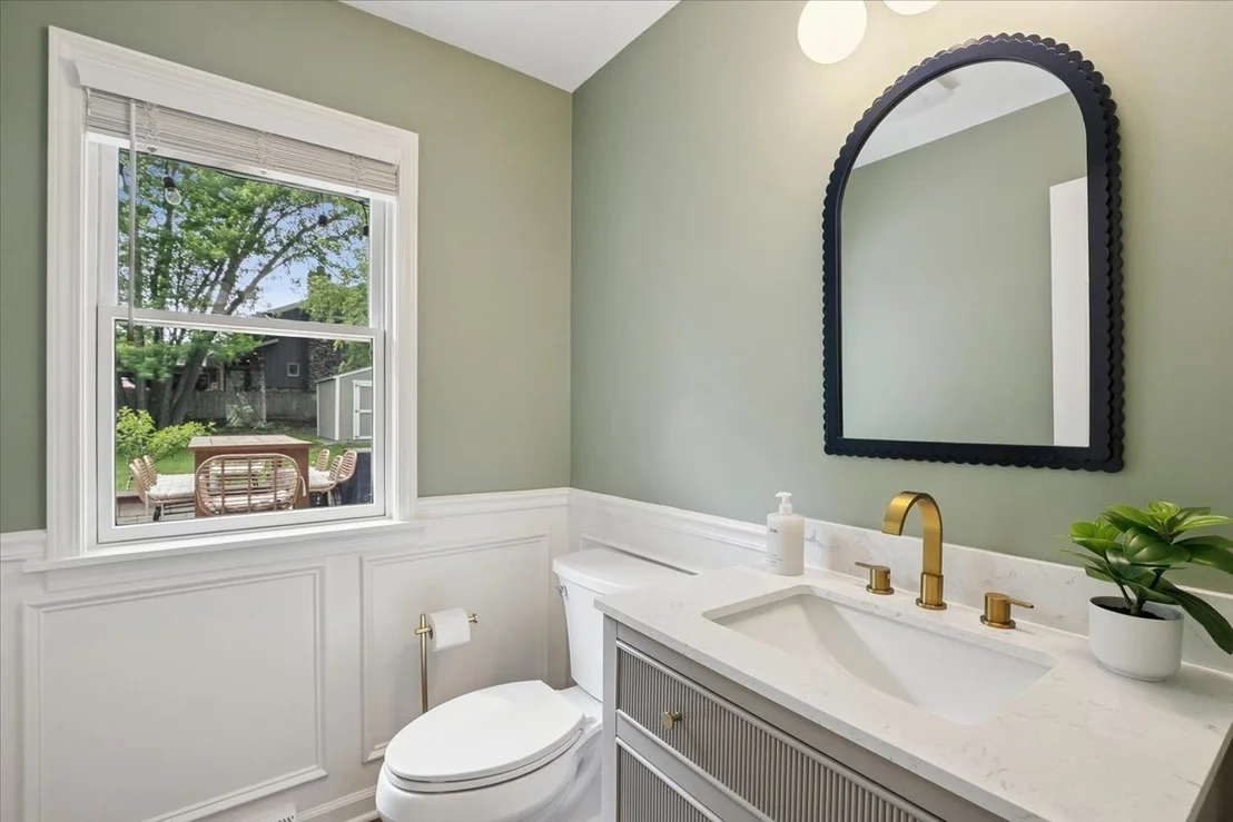 Photo of 818 Valley Road