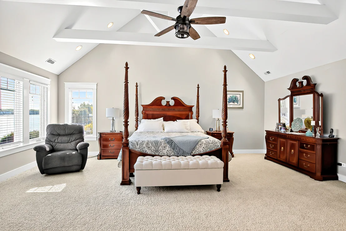 Photo of 820 Peninsula Drive