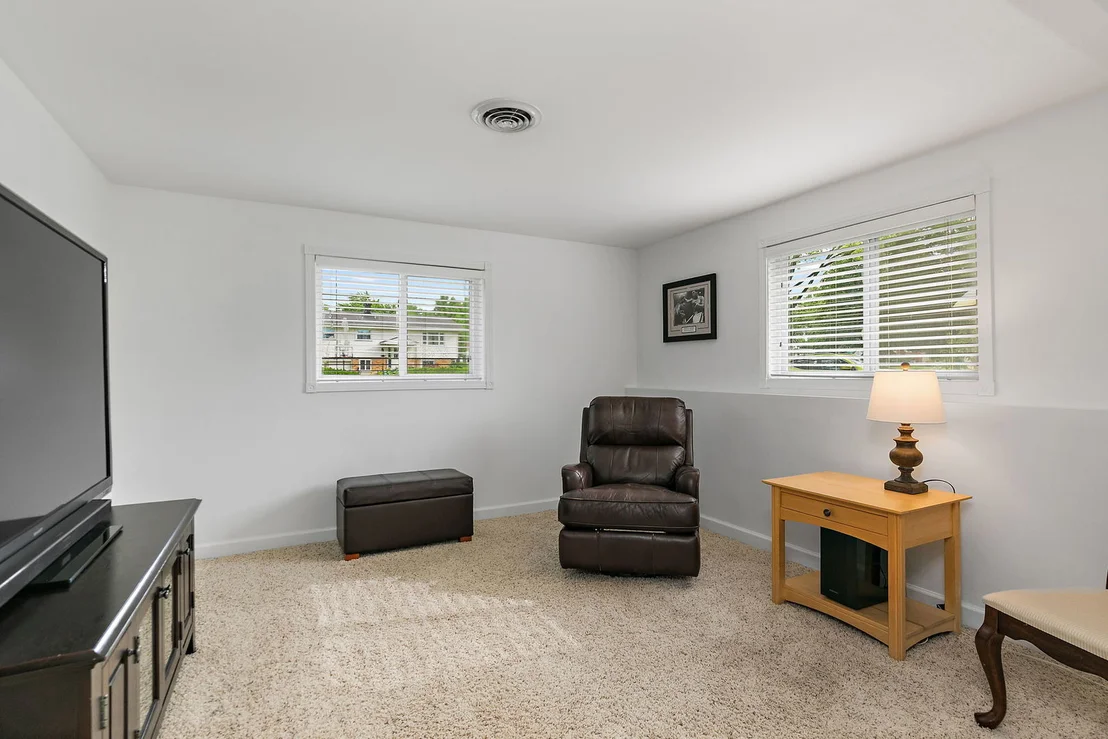 Photo of 430 Amherst Lane