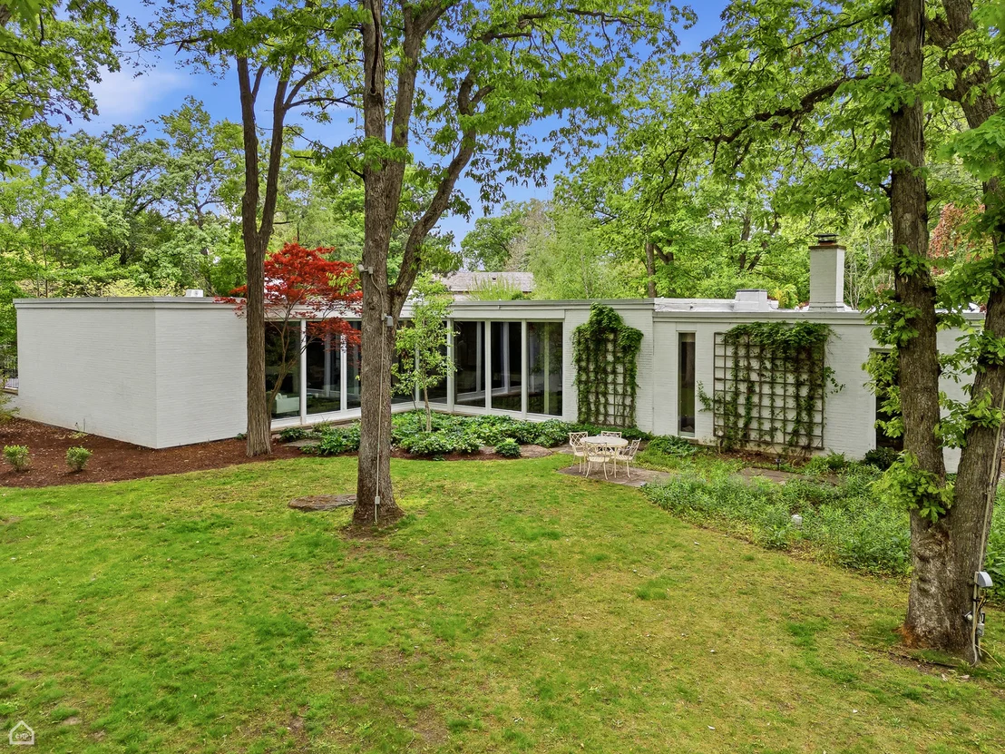 Photo of 1540 Grant Road