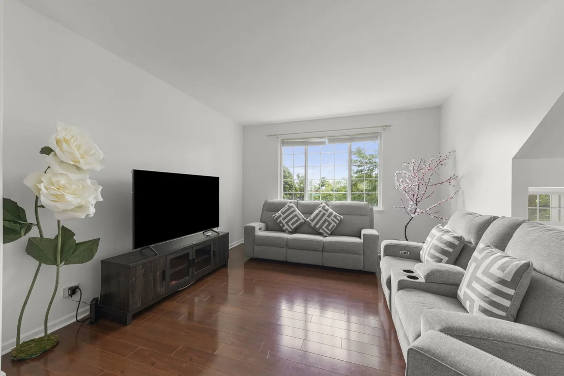 Photo of 3344 Ravinia Circle