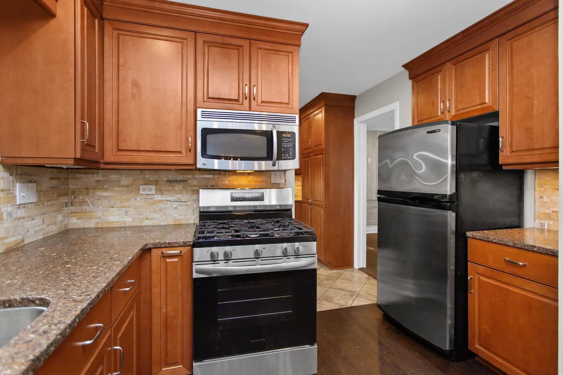 Photo of 807 Surrey Lane