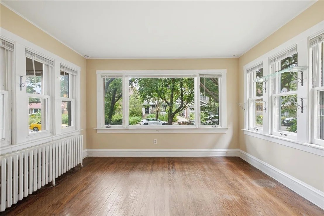 Photo of 1527 W JUNEWAY Terrace