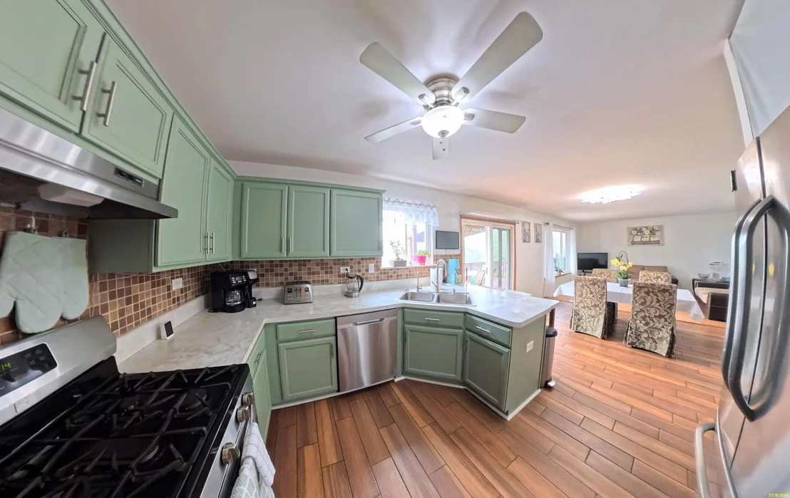 Photo of 861 Seneca Trail