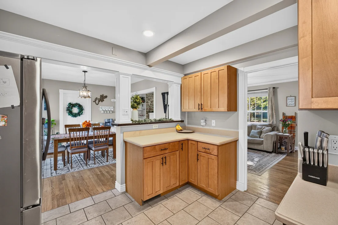 Photo of 345 Rolfe Road