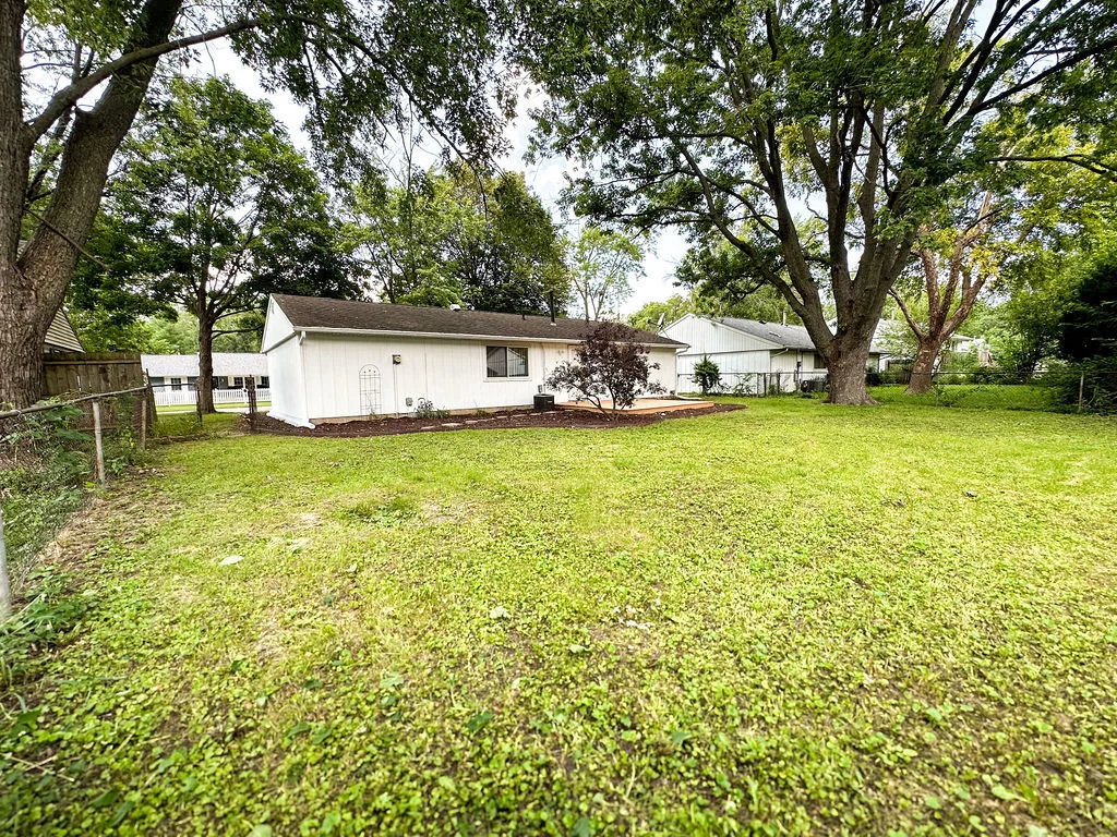 Photo of 810 Fairoaks Drive