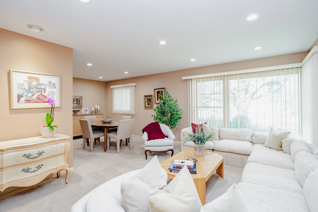 Photo of 1133 KENTON Road