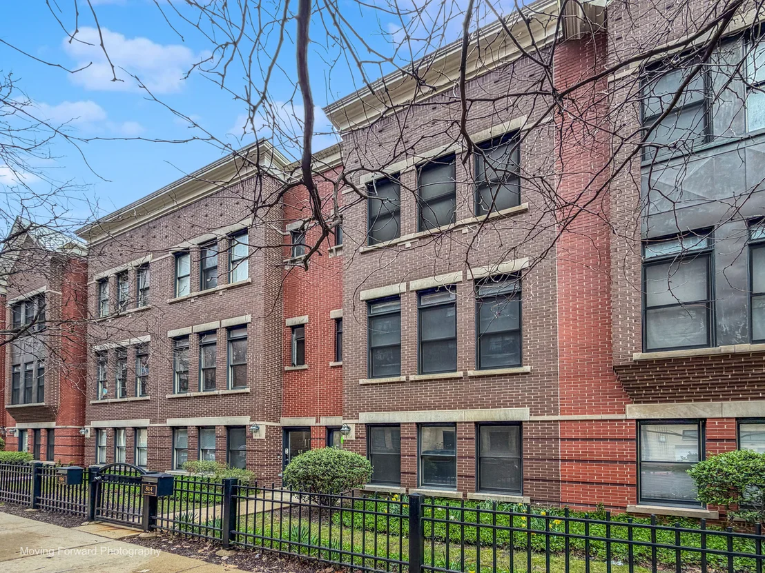 Photo of 814 W 15th Place