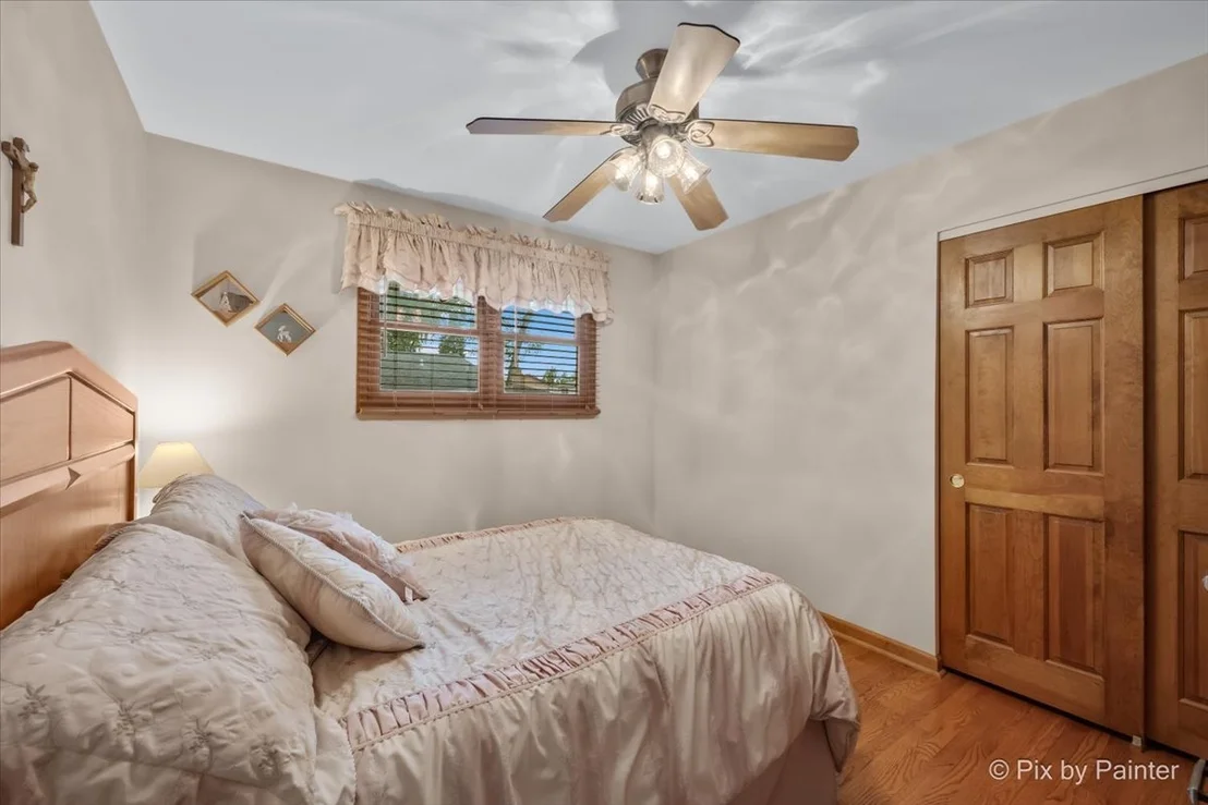 Photo of 24 W Devon Avenue