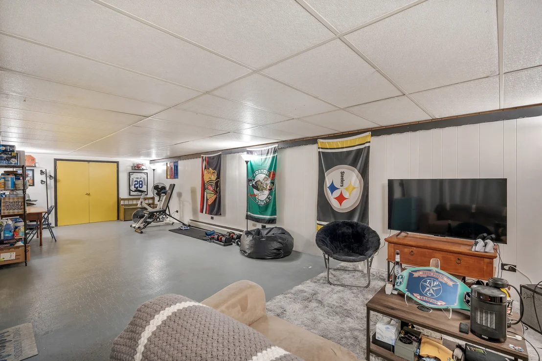 Photo of 952 W Grant Drive