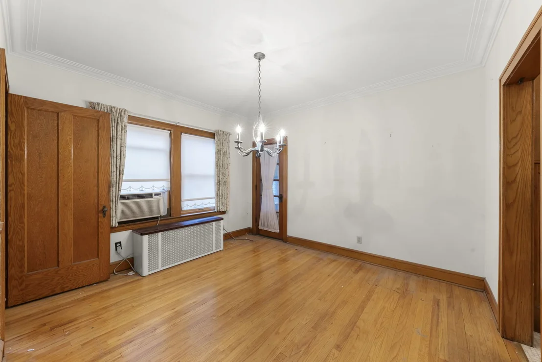 Photo of 421 W Alexander Boulevard