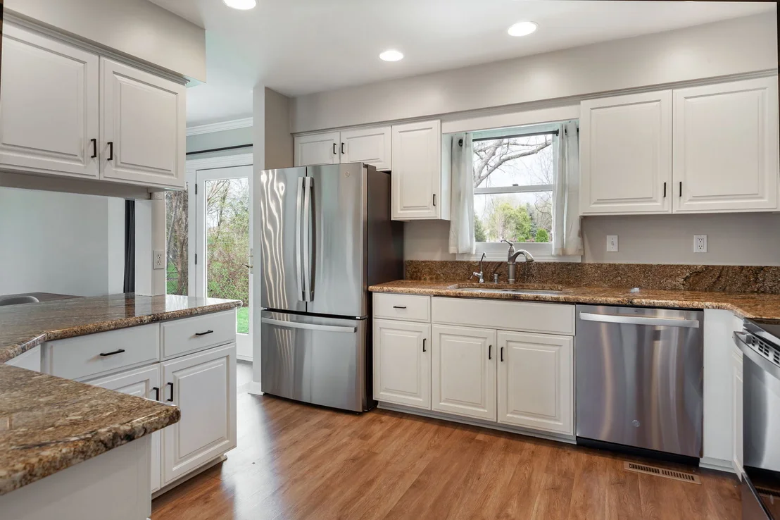 Photo of 29W332 Mark Drive