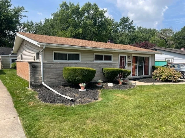 Photo of 671 River Drive