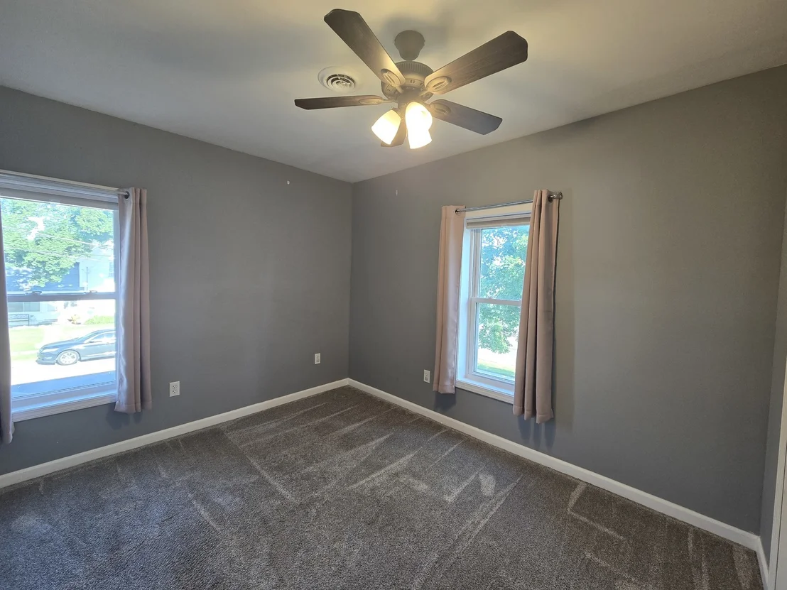 Photo of 732 W 2ND Street