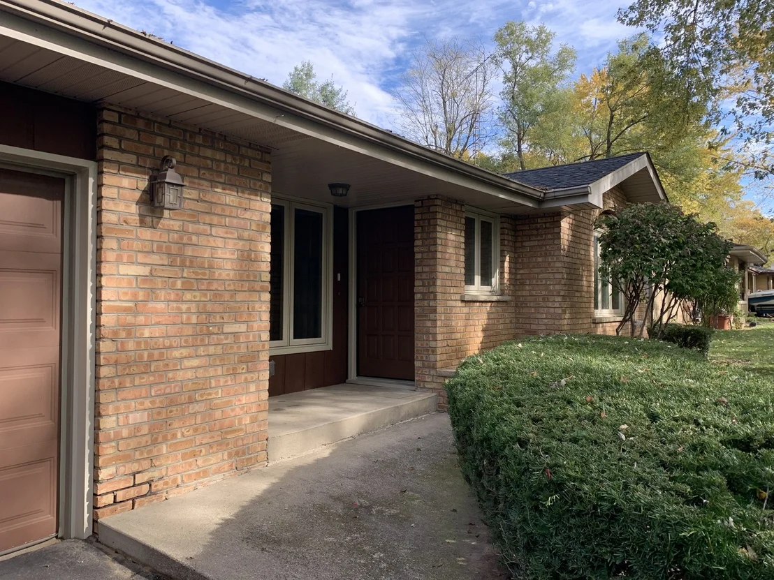Photo of 2567 E Riverview Drive