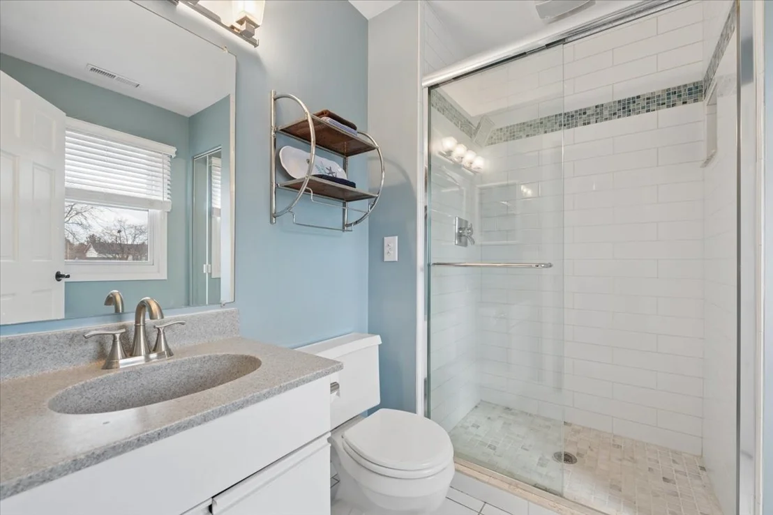 Photo of 405 Caren Drive