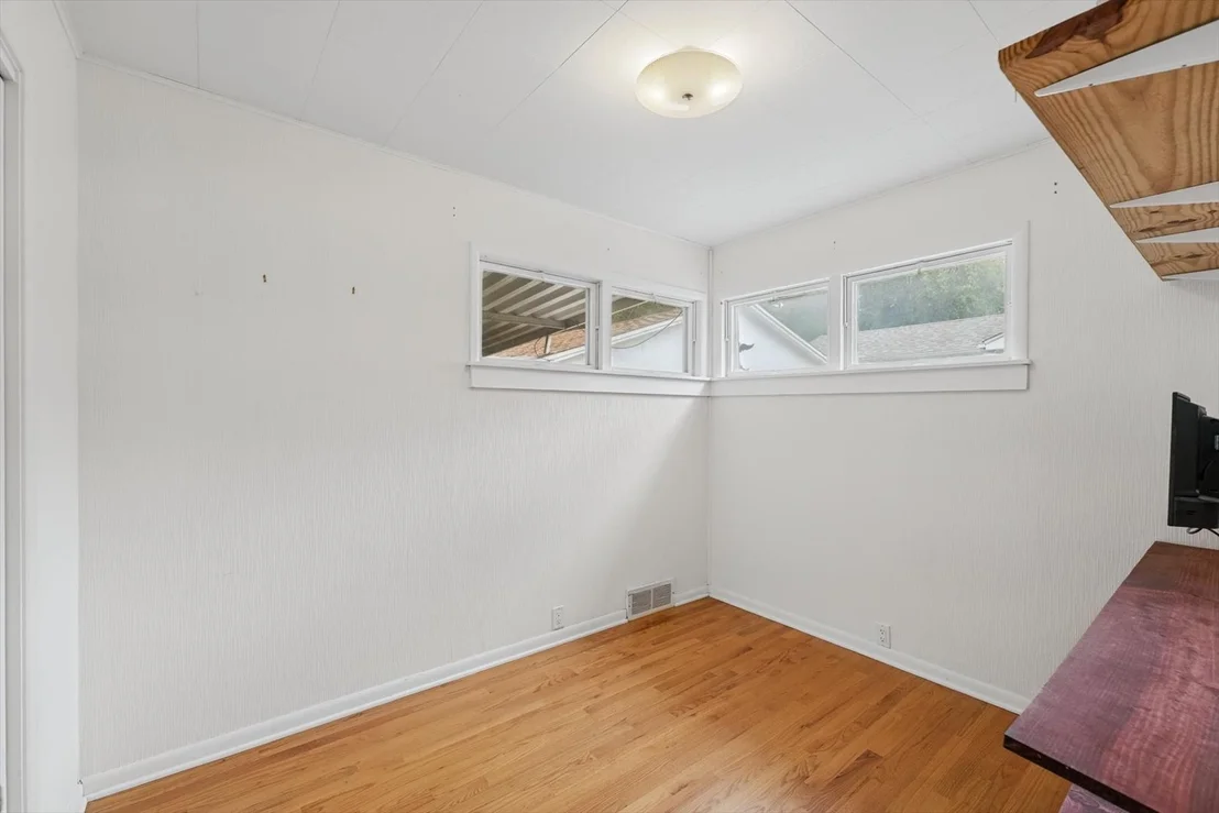 Photo of 705 Dover Place