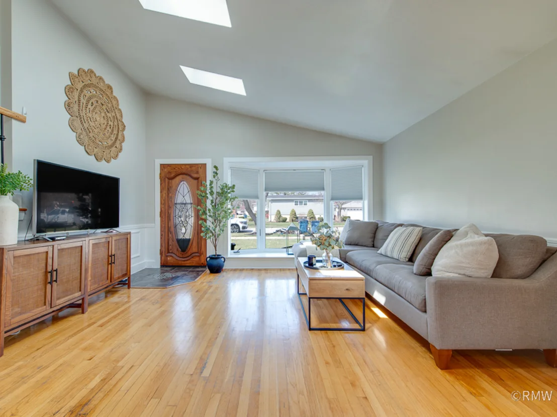 Photo of 51 W ROZANNE Drive